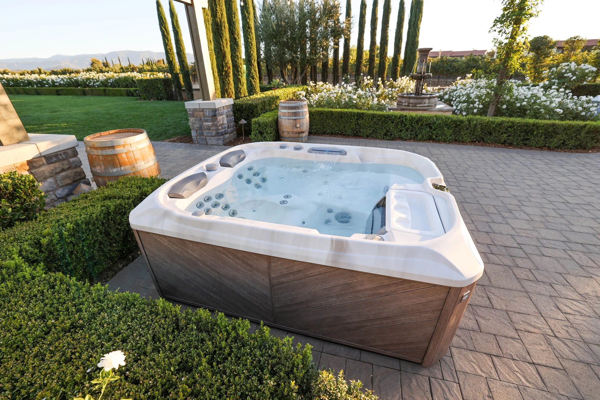 SDS 880 Capri Travertine WindyOak Mid 02 1920x1280 1